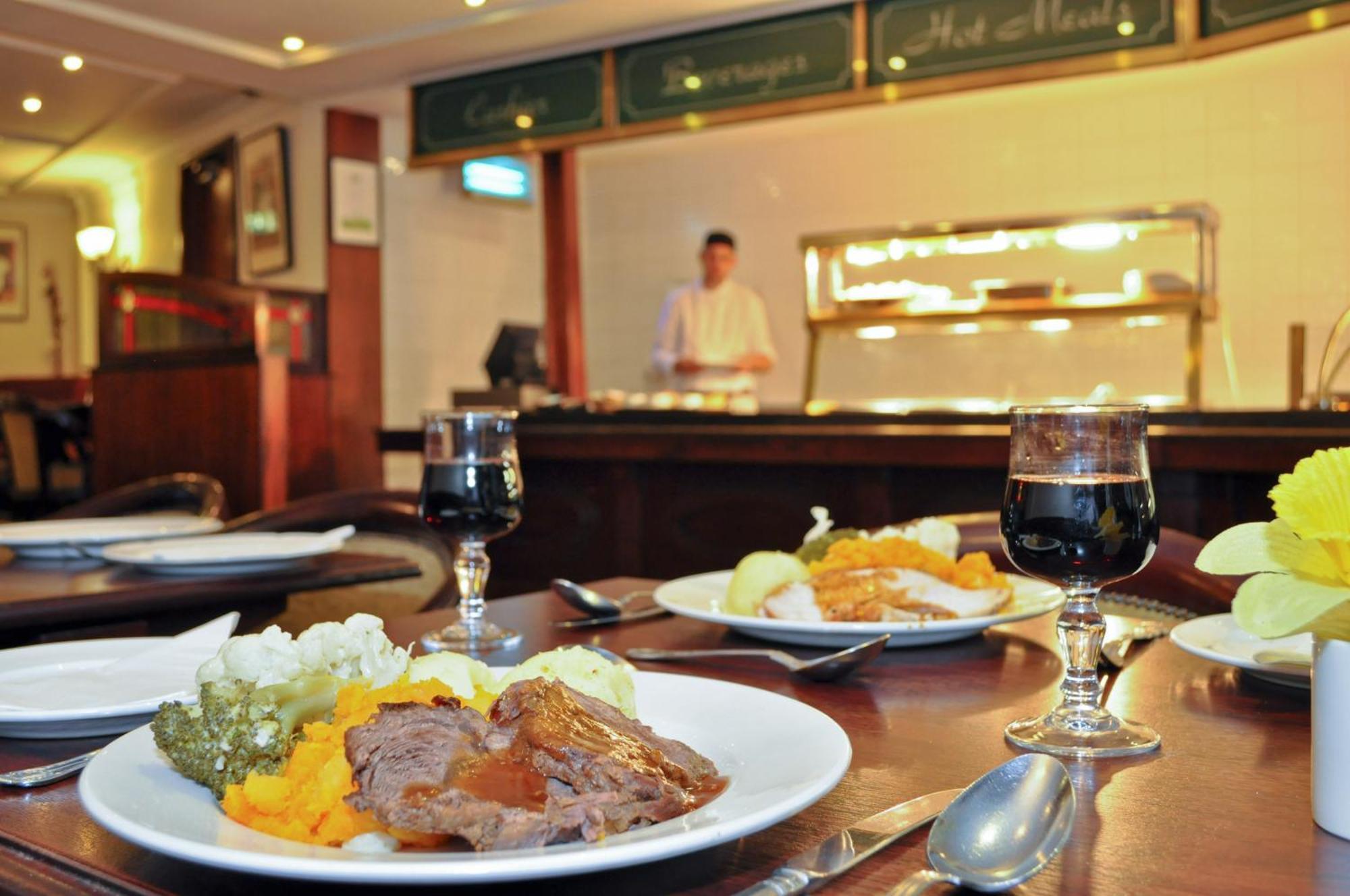 Dalton Inn Hotel Claremorris Bagian luar foto