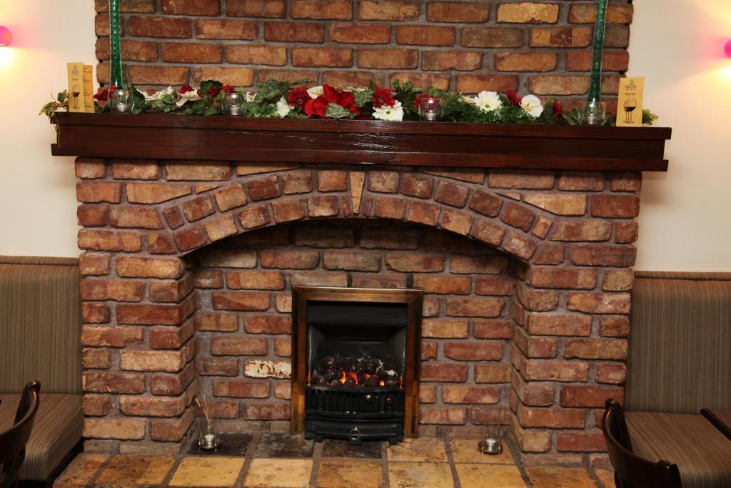 Dalton Inn Hotel Claremorris Bagian luar foto