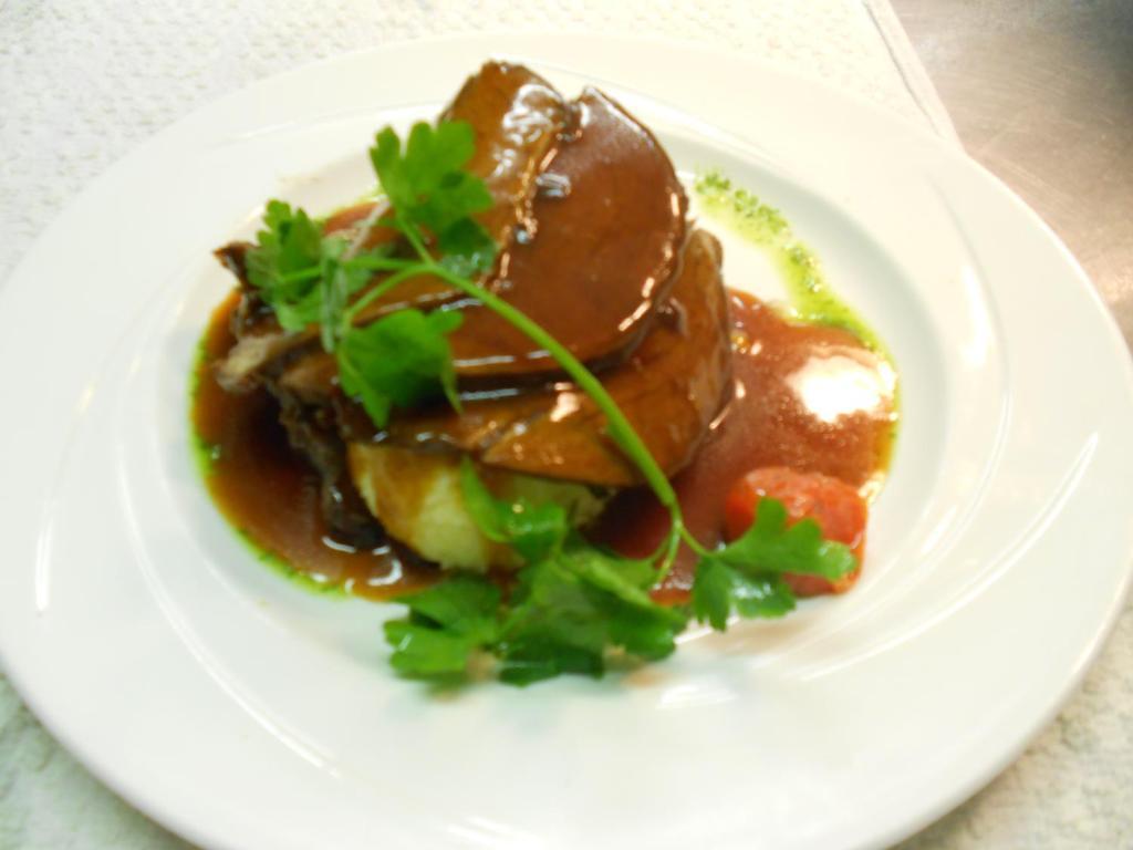 Dalton Inn Hotel Claremorris Bagian luar foto